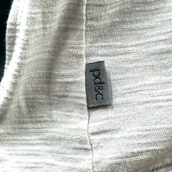 PD&C long sleeve v-neck tee. Size XXL. Men. Light grey. Good condition! - Picture 5 of 5